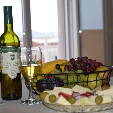 Apartments Marta Kaštel Novi Eksteriør bilde