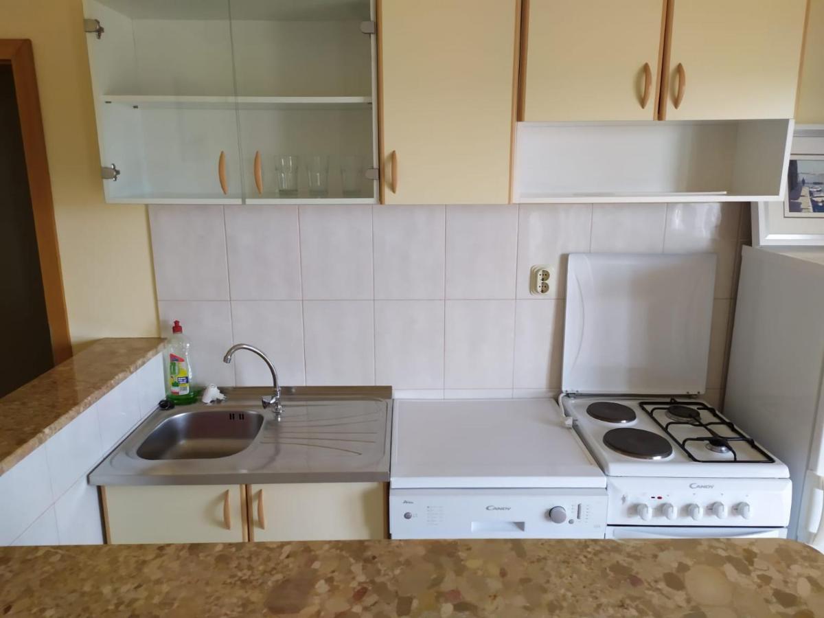 Apartments Marta Kaštel Novi Eksteriør bilde