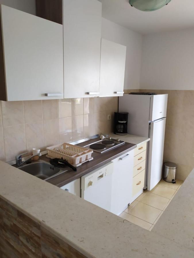 Apartments Marta Kaštel Novi Eksteriør bilde