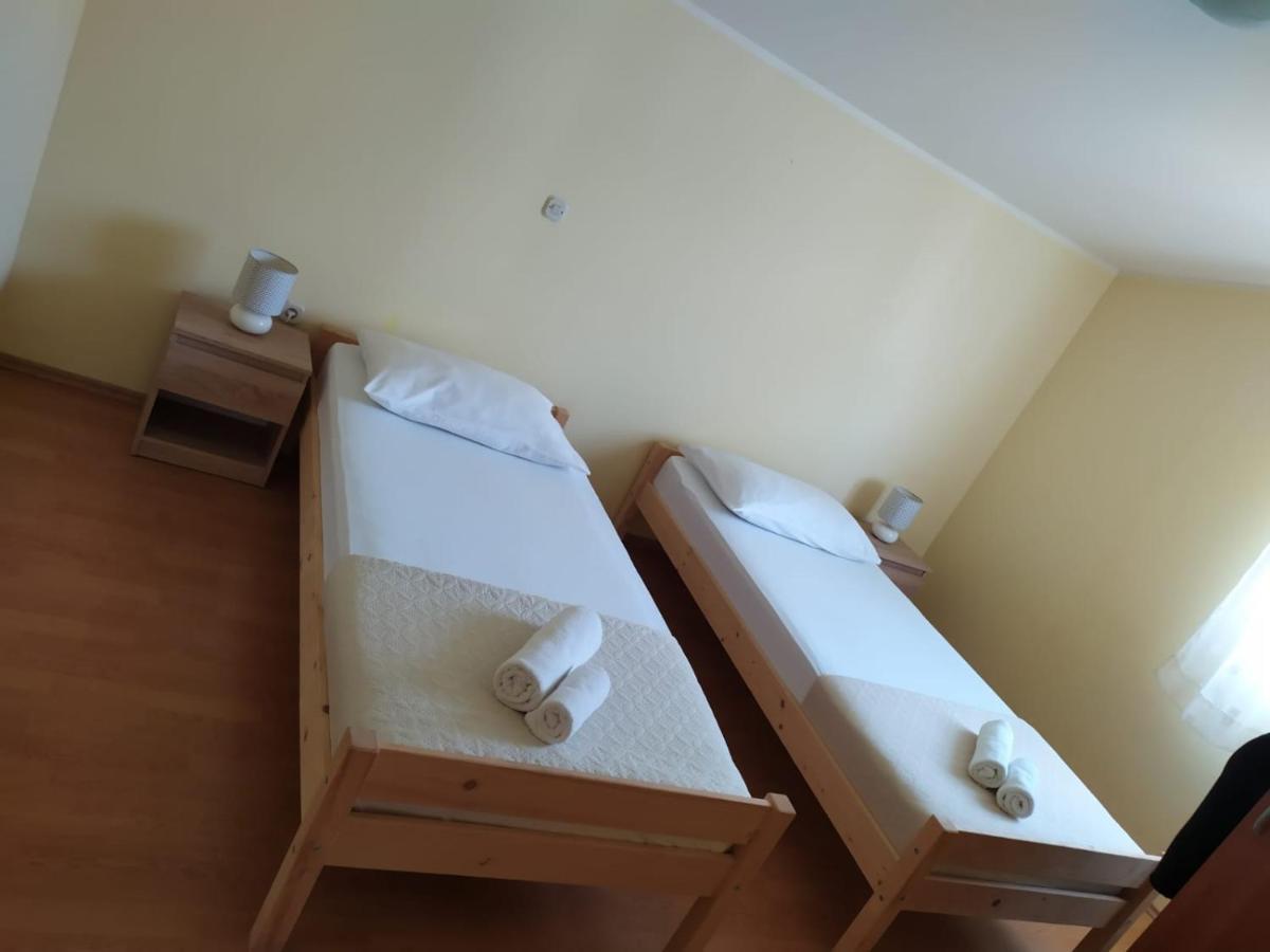 Apartments Marta Kaštel Novi Eksteriør bilde