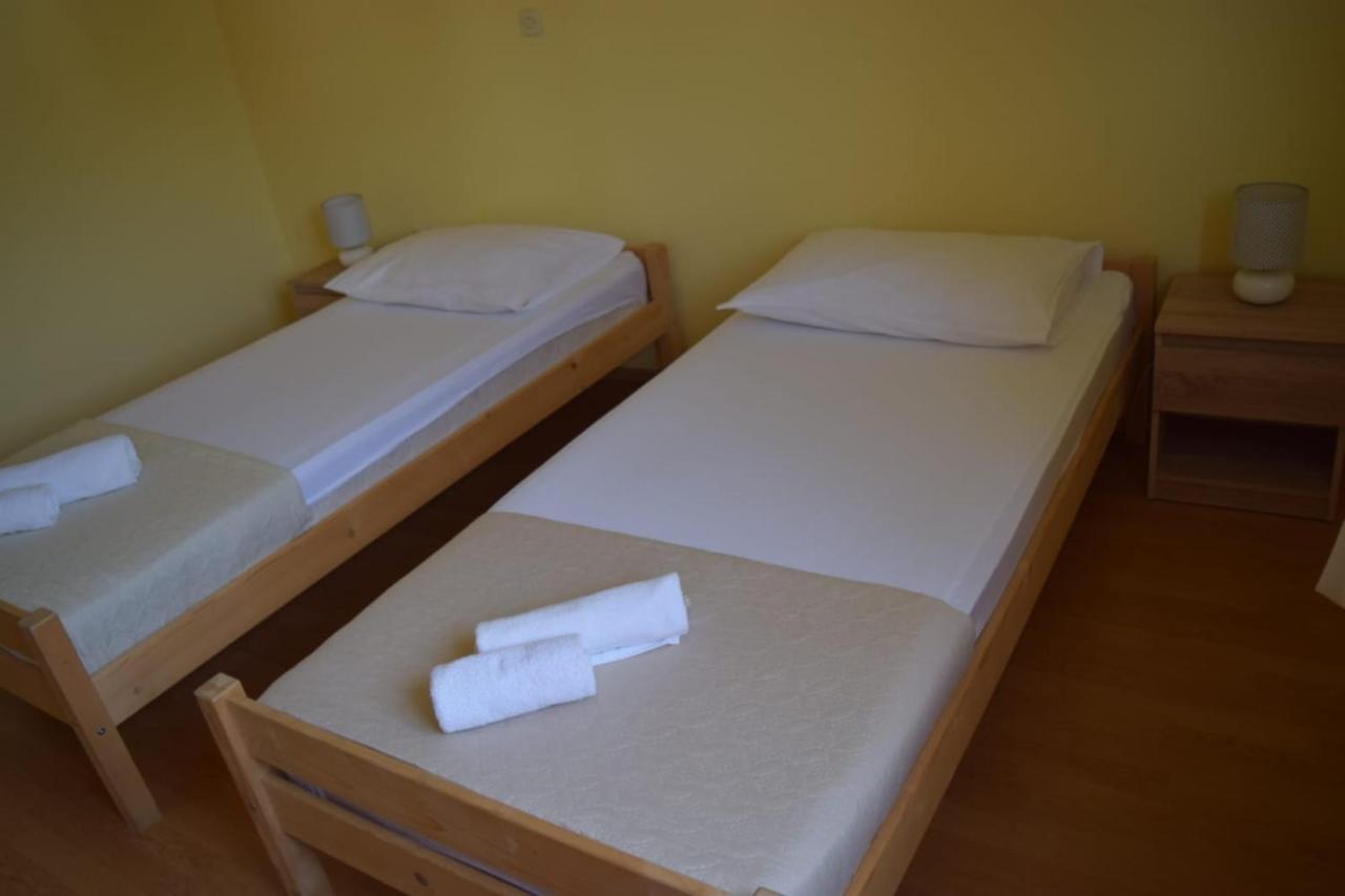 Apartments Marta Kaštel Novi Eksteriør bilde