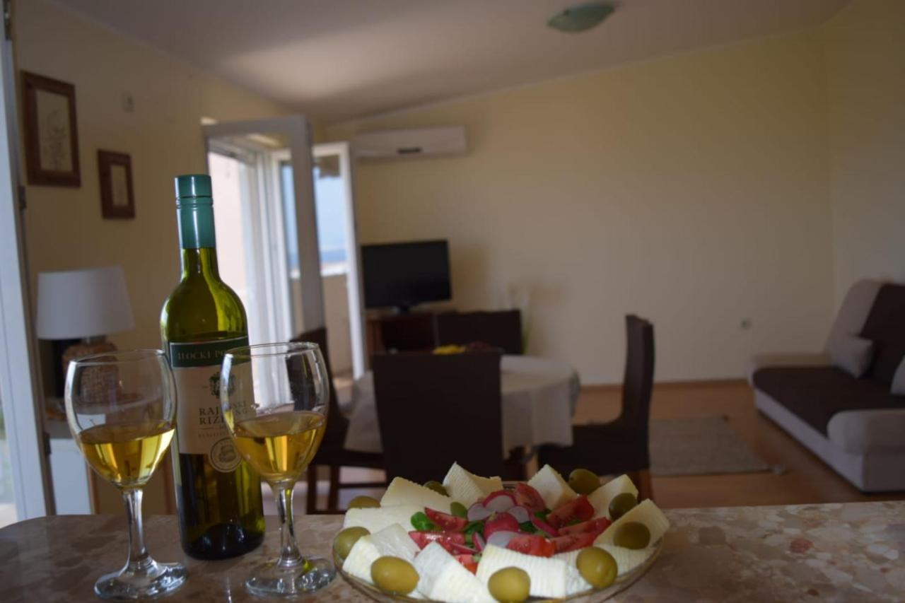 Apartments Marta Kaštel Novi Eksteriør bilde